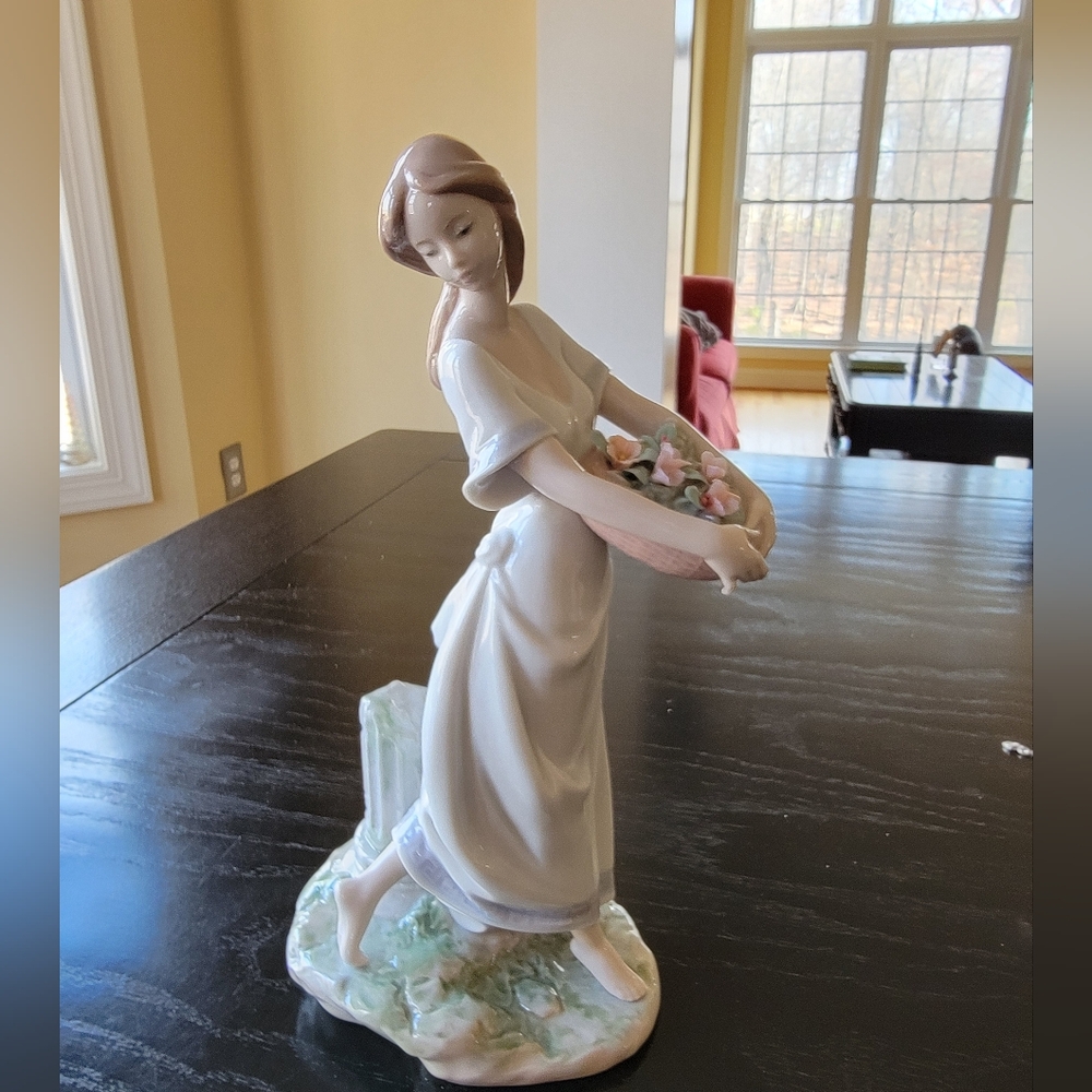 Lladro figurine